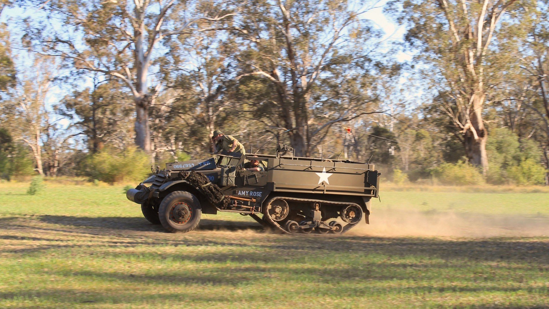 “赛场花絮:运动员的场下趣味生活”,比赛场上的运动员
