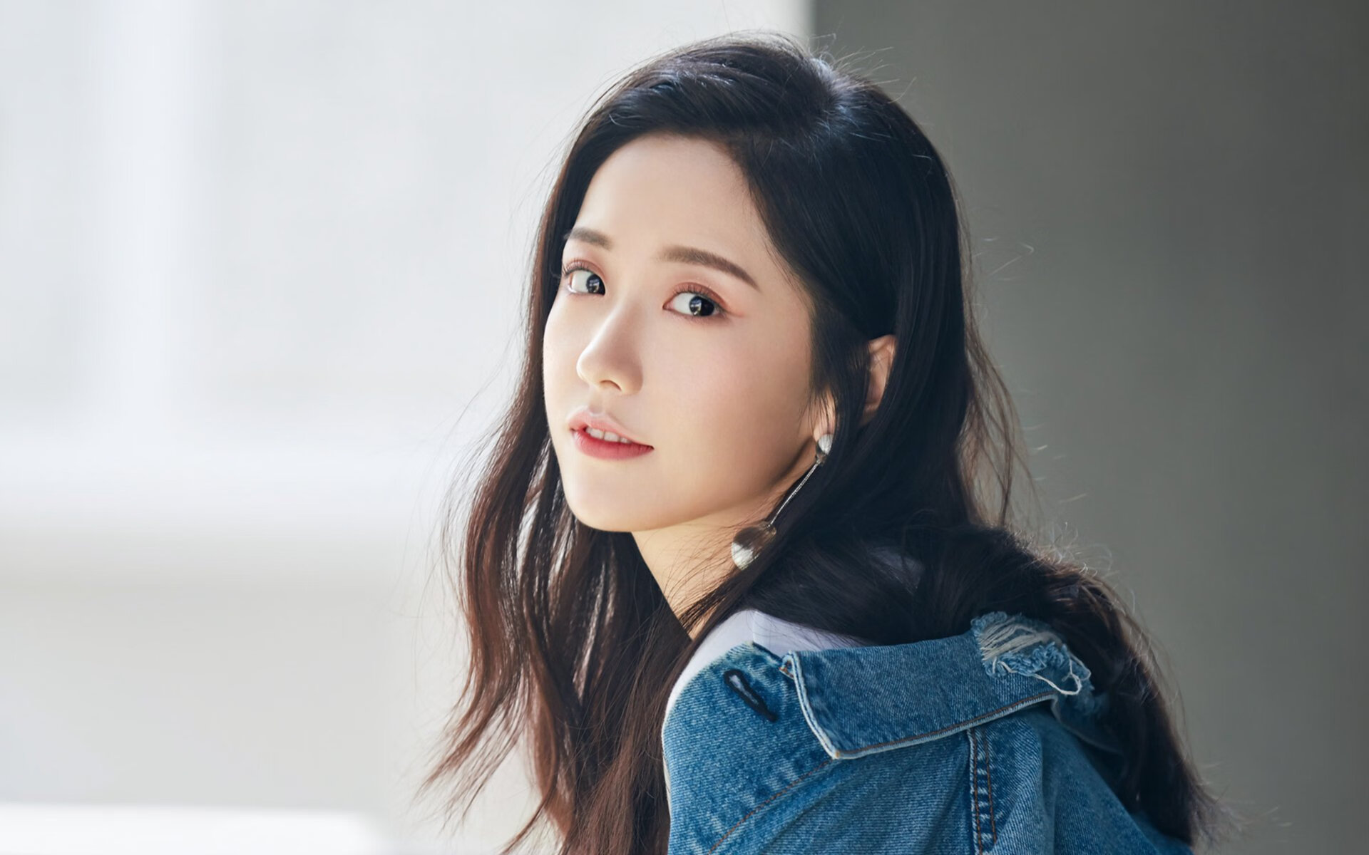 九游（jiuyou.com）游戏-纽伦堡球队集结训练，备战下轮比赛的挑战，纽伦堡集会体育场